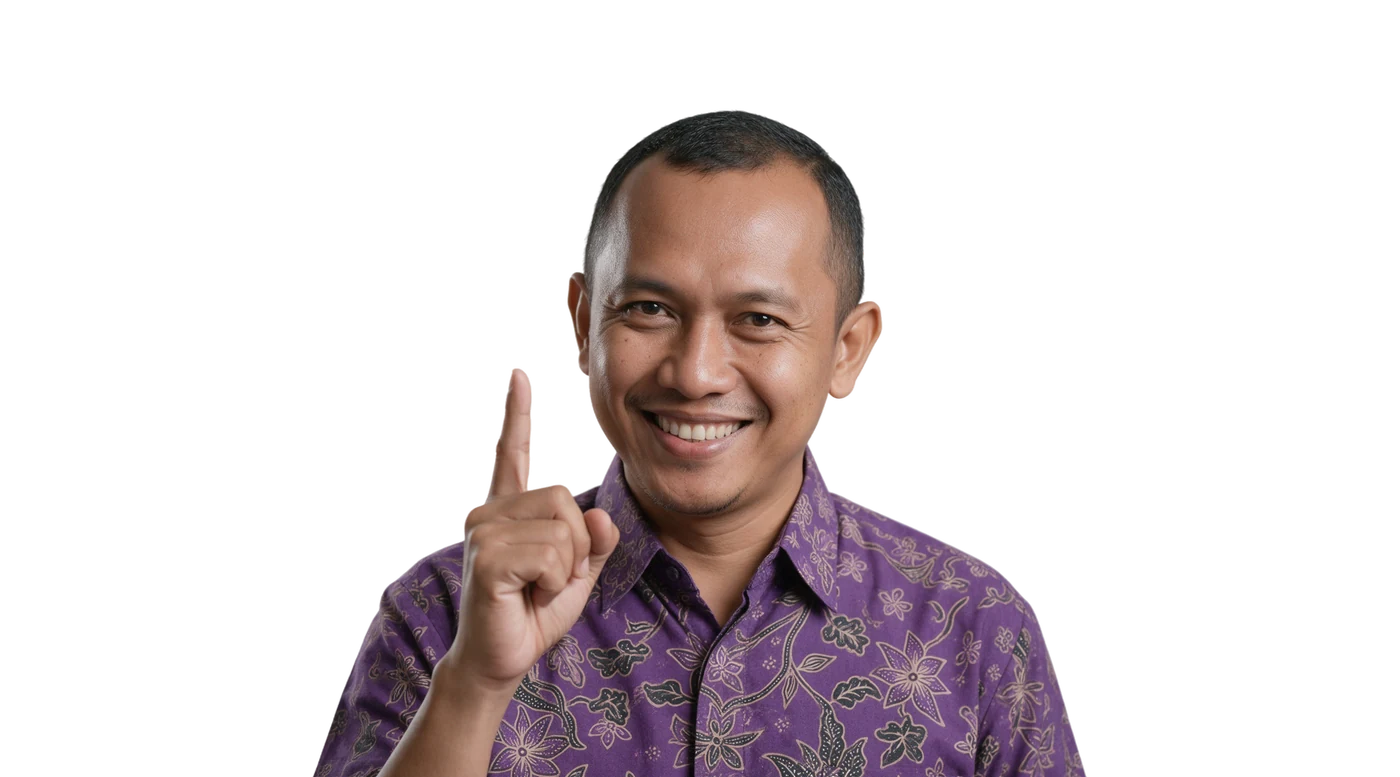 Kepala SMP Mustikane tersenyum